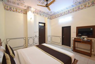 هتل Virasat Mahal Heritage