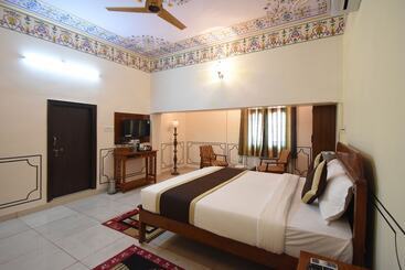 هتل Virasat Mahal Heritage