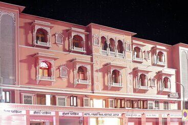 هتل Virasat Mahal Heritage