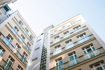 No.4 Residence