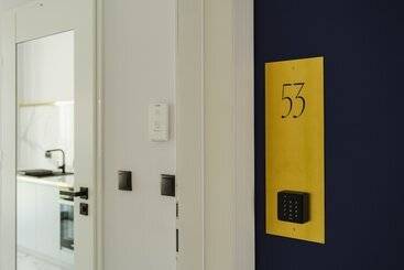 No.4 Residence