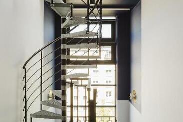 No.4 Residence