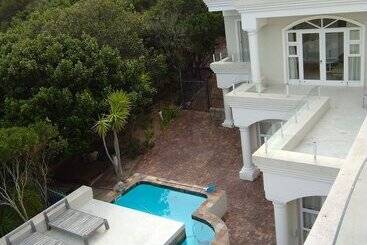 پانسیون 115 On Beachy Head Drive Guest House