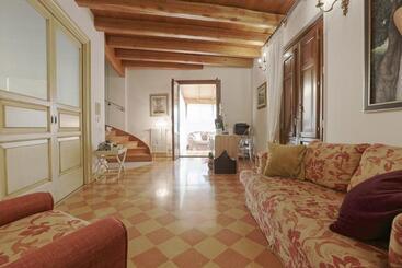 پانسیون Atenea Luxury Suites Atenea Collection