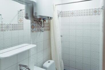 تختخواب و صبحانه Youpiter Studios