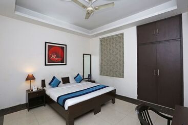 Fabhotel F9 H Block Sector 51