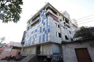 هتل Crown Plaza By Oyo Rooms