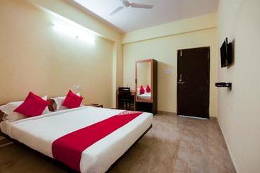 酒店 Deepansh Plaza By Oyo Rooms