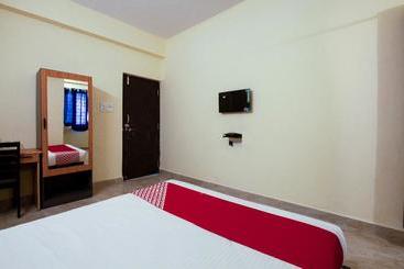 酒店 Deepansh Plaza By Oyo Rooms