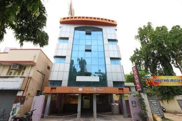 هتل Dreams Manor By Oyo Rooms