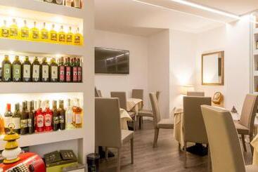 هتل La Gardenia & Villa Oleandra
