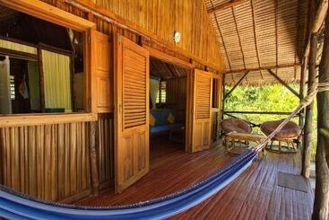 هتل Naturalia Lodge