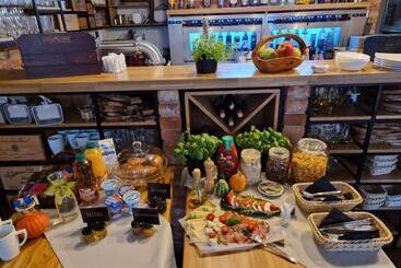 هتل Provincja Winebar & Rooms