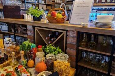 هتل Provincja Winebar & Rooms