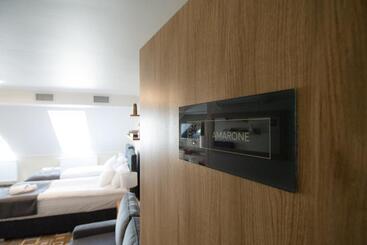 هتل Provincja Winebar & Rooms