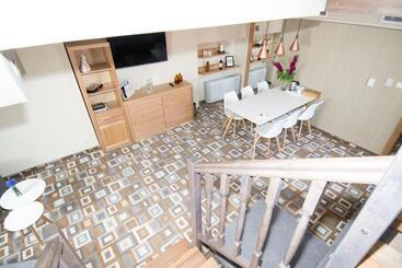 هتل Provincja Winebar & Rooms