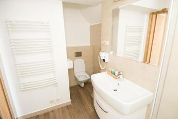 هتل Provincja Winebar & Rooms