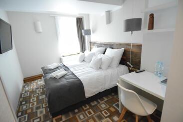 هتل Provincja Winebar & Rooms