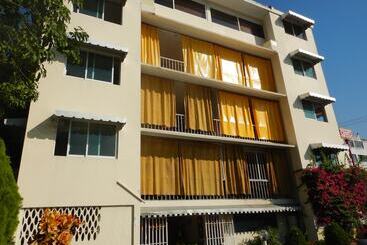 هتل Suites Licha Acapulco