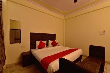 هتل Vijeet Palace By Oyo Rooms