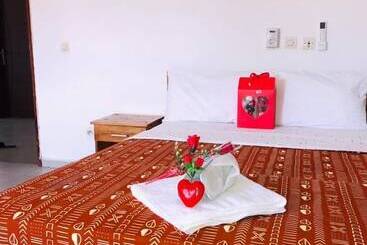 Imans Hotel Dabou