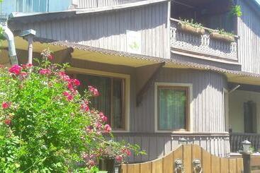 پانسیون Artsiv Guesthouse