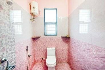 هتل Fabexpress Sorgam Service Apartment
