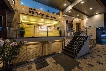 هتل Karuna Residency
