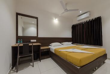 هتل Karuna Residency