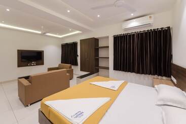 هتل Karuna Residency