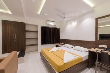 هتل Karuna Residency