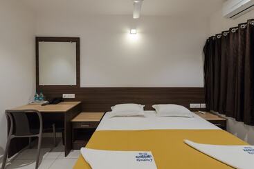 هتل Karuna Residency