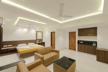 هتل Karuna Residency