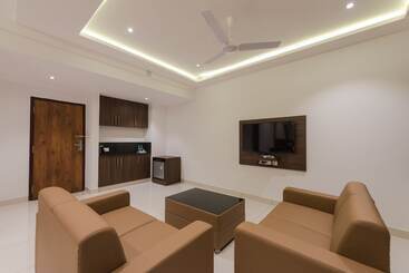 هتل Karuna Residency