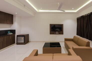 هتل Karuna Residency