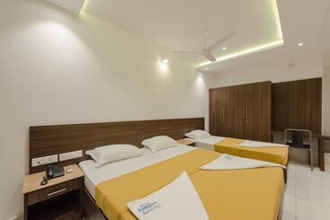 هتل Karuna Residency