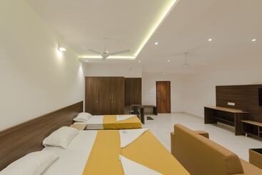 هتل Karuna Residency