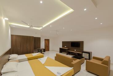هتل Karuna Residency
