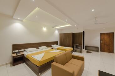 هتل Karuna Residency