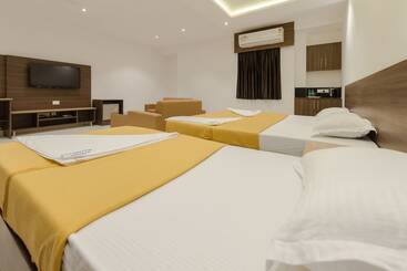هتل Karuna Residency