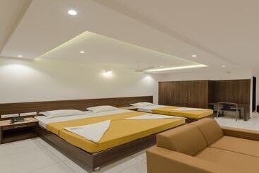 هتل Karuna Residency