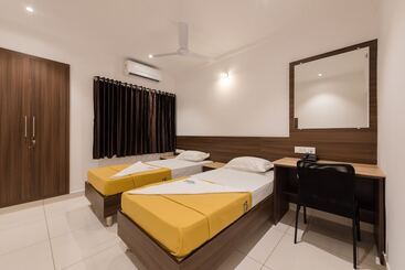 هتل Karuna Residency