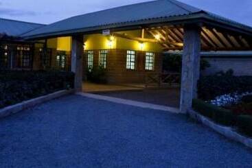 هتل Maanzoni Lodge