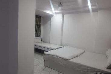 هتل O Rachna Tourist Lodge