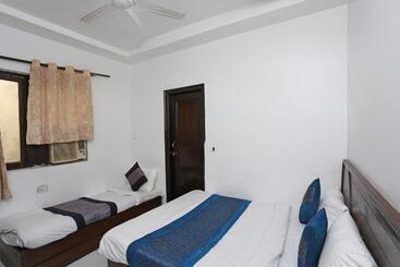 هتل O Rachna Tourist Lodge