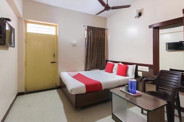 هتل Sri Jayaram Lodge By Oyo Rooms