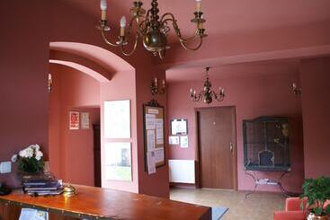 پانسیون Amadeus Apartamenty