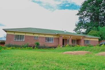 پانسیون Fair Hills Guest House