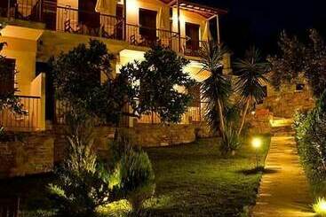 پانسیون The Pine Trees