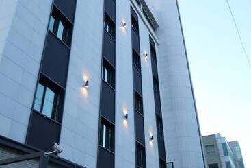 Changwon Brown Dot Hotel Palyong